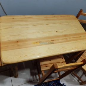 Table | Alger - Algérie | Dir L’affaire