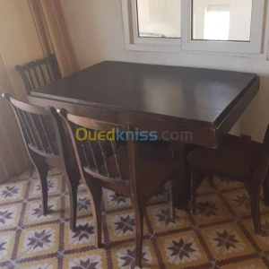 Table de salle à manger et chaises | Tipaza - Algérie | Dir L’affaire