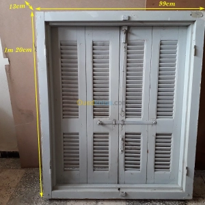 Fenêtre en bois et barreaudage - نافذة خشبية | Sétif - Algérie | Dir L’affaire