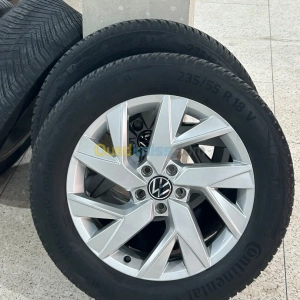 Jantes avec pneus VW 18 pouces | Constantine - Algérie | Dir L’affaire